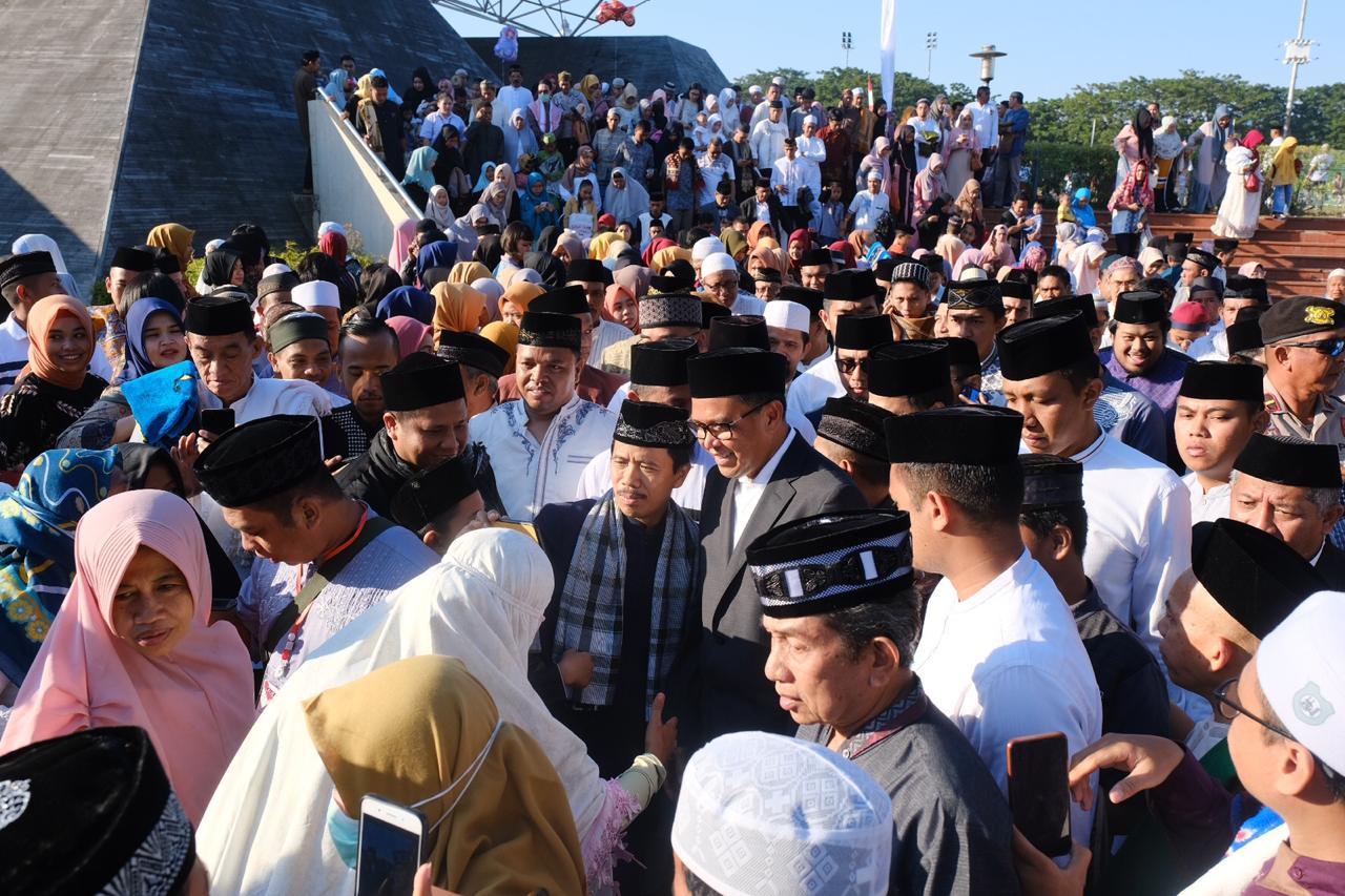 Wapres JK, Shalat Idul Adha di Lapangan Karebosi